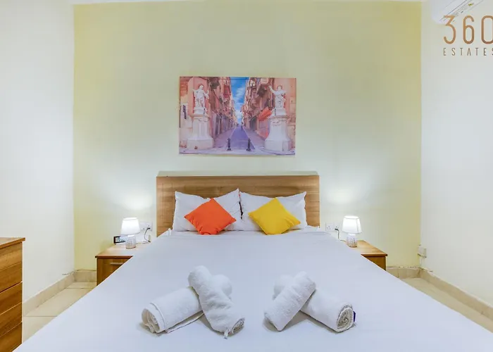Lovely 2Br Apt In The Historical Town Of Bormla By 360 Estates